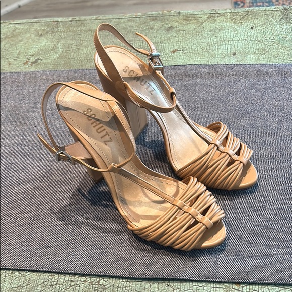 Schutz Carlen beige strappy block heel sandals size 6.5 - Picture 1 of 6